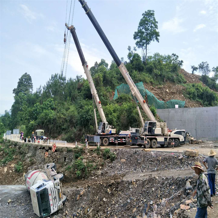沈丘汽车掉沟里叫吊车救援要多少钱